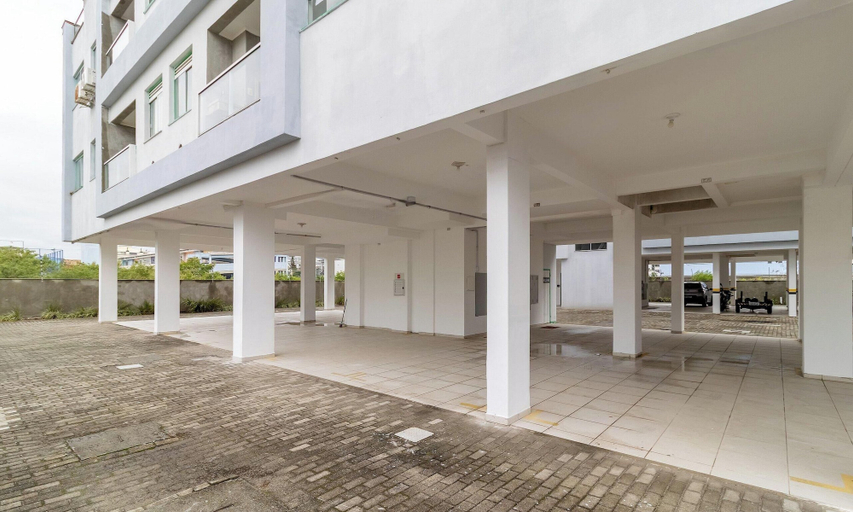 Property grounds, Apt w/ BBQ Near the Beach in Ingleses Ict0104b, Florianopolis