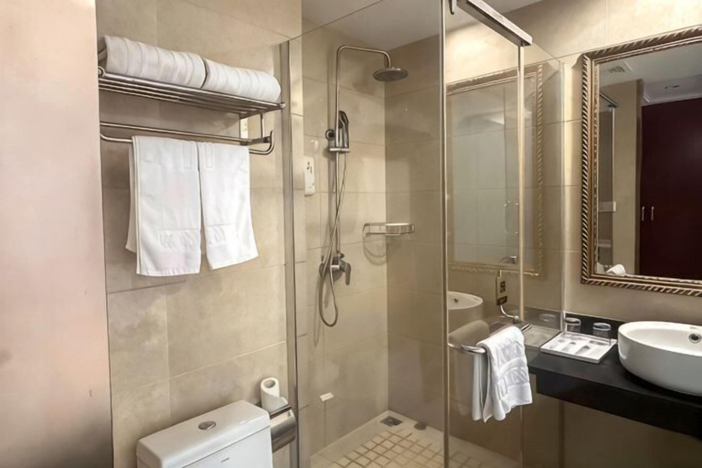 Bathroom 4, Fudimen Hotel (Zhenjiang High-speed Railway Station), Zhenjiang