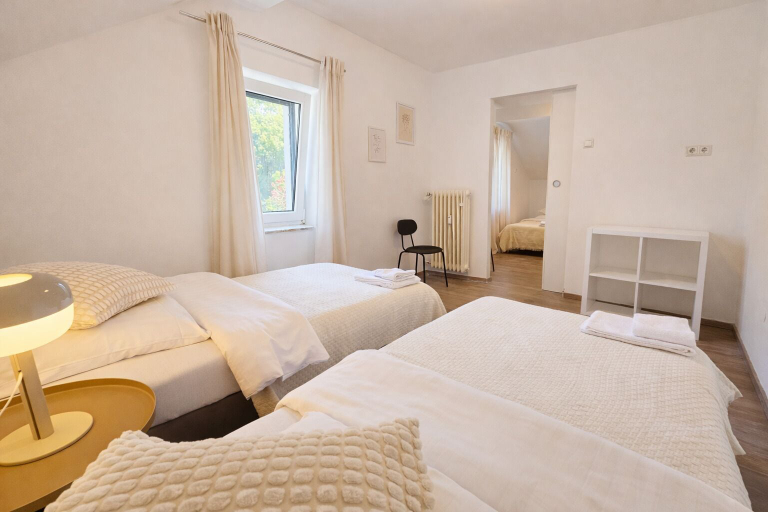 Bedroom 2, Airport Messe Apartments, Düsseldorf