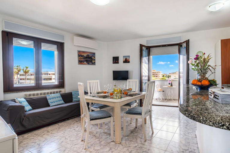 Dining 5, Happy Grey House, Sassari
