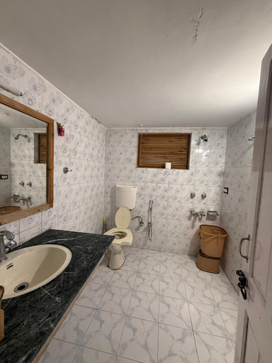 Bathroom 3, Hotel king palace, Anantnag