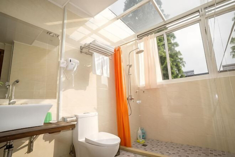 Bathroom 4, Qingyuan Guesthouse, Shanghai