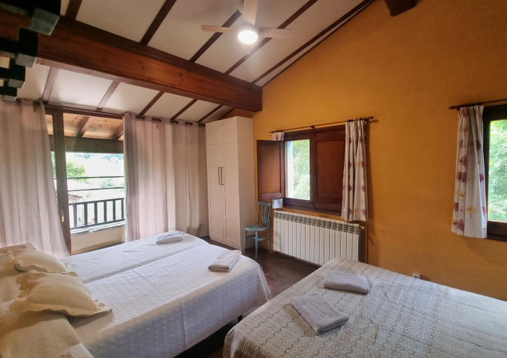 Bedroom, Mas Violella turisme rural, Girona
