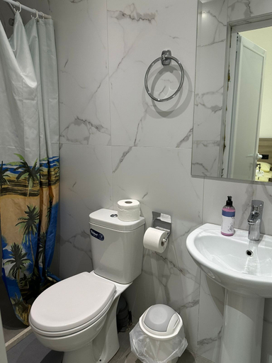 Bathroom 5, Central Boutique Hostel, Sarandës