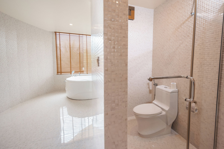 Bathroom 5, Season Paradise, Kaafu Atoll