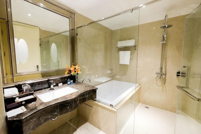 Bathroom 5, LK Grand Empire, Pattaya