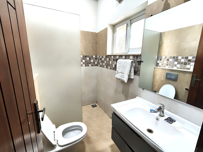 Others 2, Executive Grand Royal, Islamabad