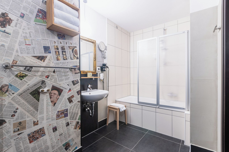 Bathroom 5, aappartel boardinghouse city center, Bielefeld