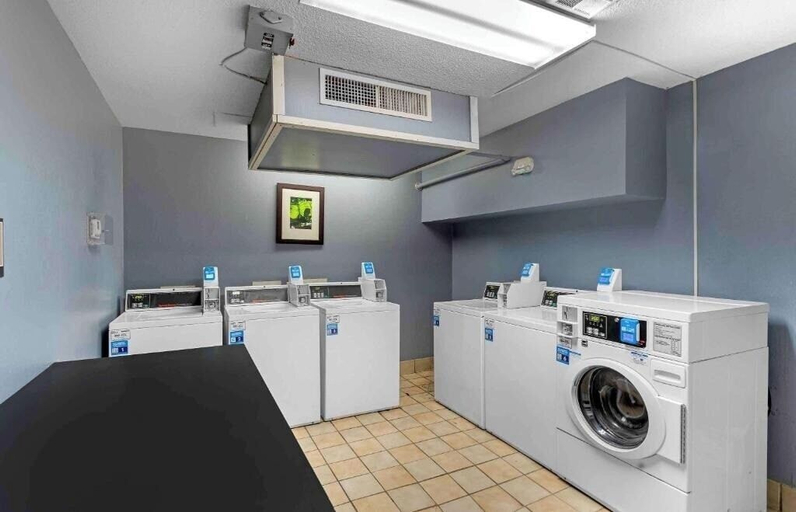 Bathroom 4, Studio 6 Extended Stay Memphis Airport TN, Shelby