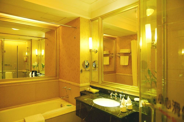 Bathroom 4, Jinma Palace, Hulunbuir