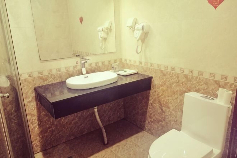 Bathroom 3, Kawaguchi Tenjiao Hotel, Honghe Hani and Yi