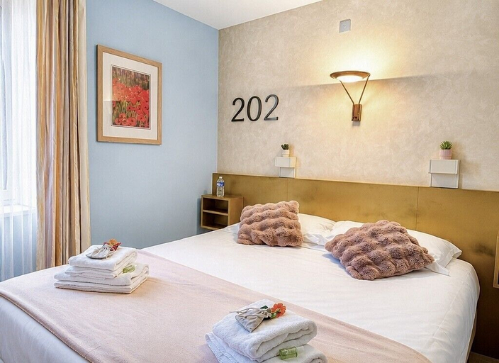 Bedroom 3, Le Lion d'Or, Lot