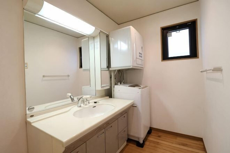 Bathroom 3, Crane Court KitaHorie, Osaka
