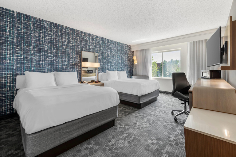 Bedroom 3, Comfort Inn & Suites Bethlehem Lehigh Valley Airport, Lehigh