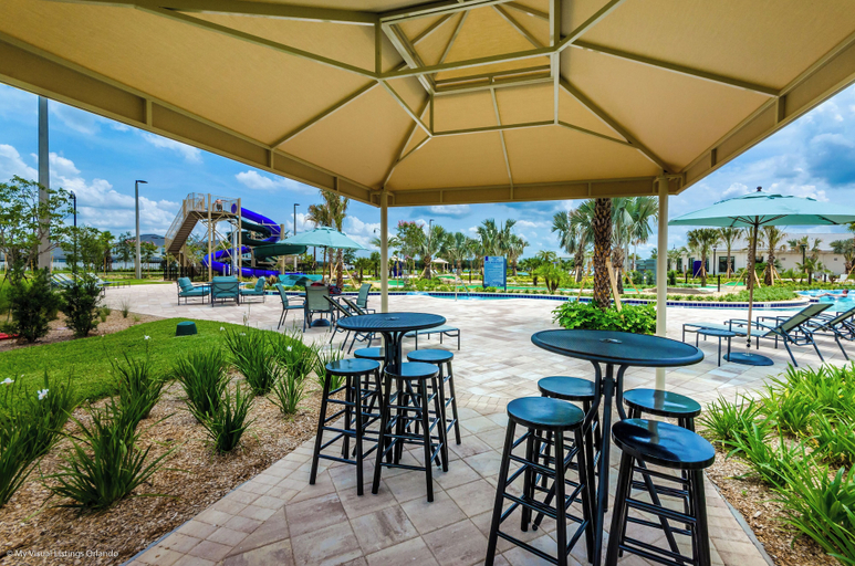 Food & Drinks 5, 5003 Windermere Avenue, Osceola
