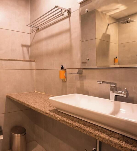 Bathroom 4, goSTOPS PLUS Gurugram, Baani Square, Gurgaon