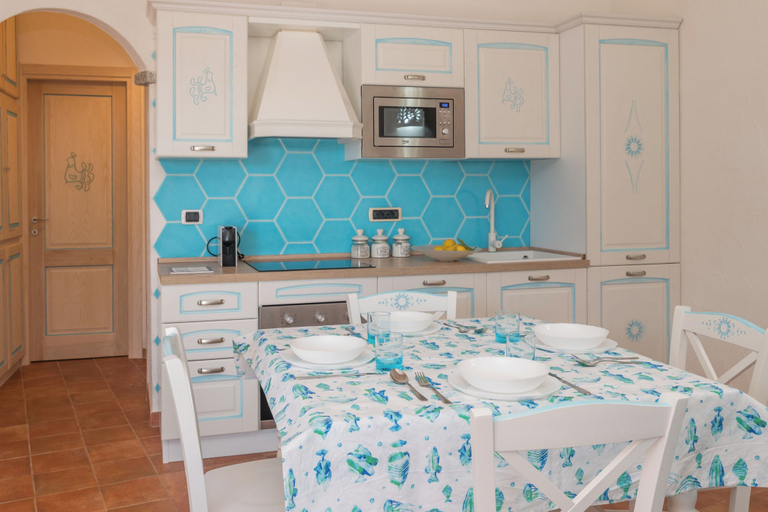 Private kitchen 4, Celeste House With Pool, Olbia-Tempio