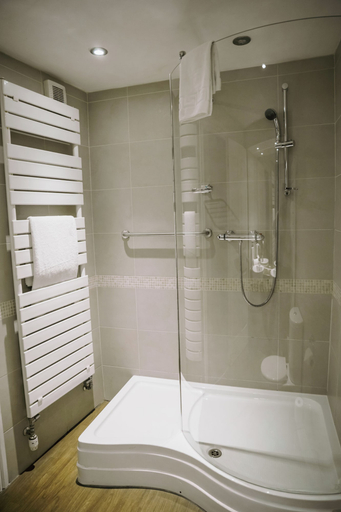 Bathroom 4, The Allerdale Court Hotel, Cumbria
