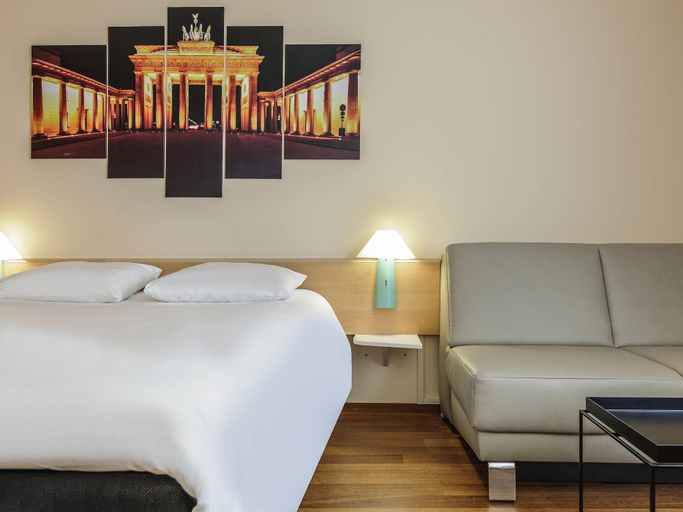 Bedroom 4, ibis Berlin Messe, Berlin