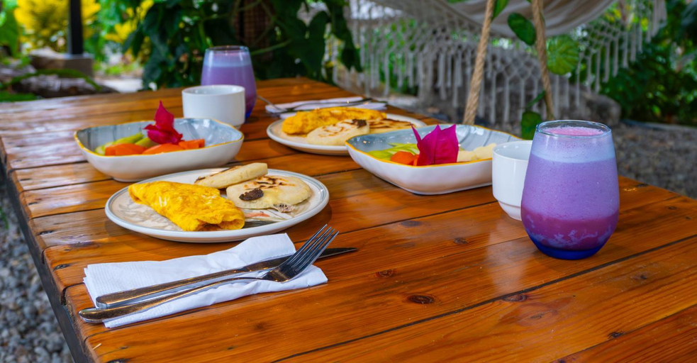 Food & Drinks 3, Glamping Entre Rocas Tena, Tena