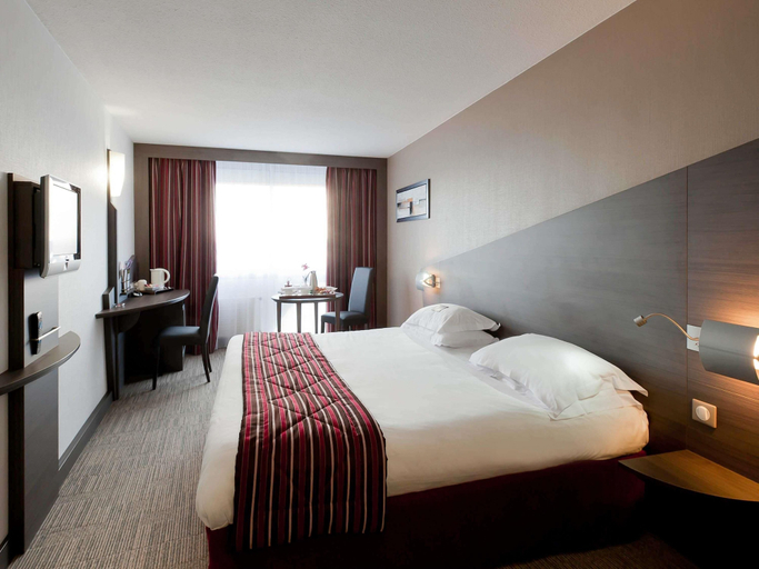 Bedroom 2, Mercure Vannes Le Port, Morbihan
