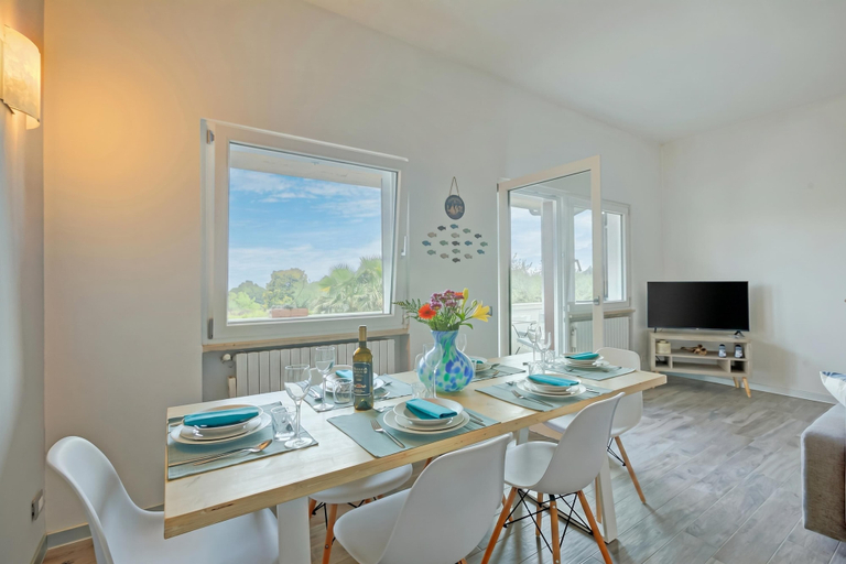Dining, Villa Ulivi private Pool & Lake View, Brescia