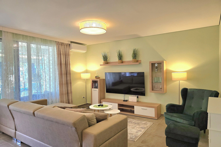 Living area 5, Olive Tree Apartment, Durrësit