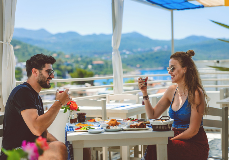 Food & Drinks