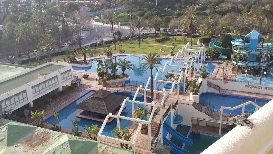 Pool 3, Beachfront Apartment With Terrace, Málaga
