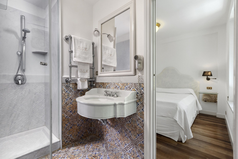 Bathroom 3, Estate4home - Villa Le Camelie, Napoli