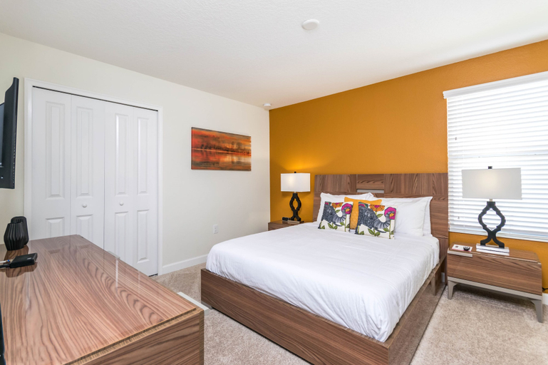Bedroom 3, Large Home W/private Pool, Near Disney Sleeps 22, Osceola