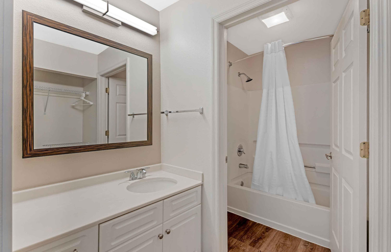 Bathroom 4, Extended Stay America Suites Orlando Conv Ctr Universal Blvd, Orange