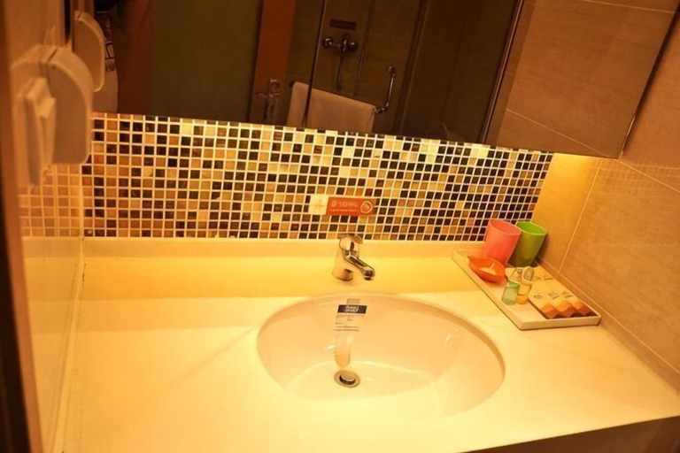 Bathroom 4, Yisuli Hotel (Dalian Hi-tech Wanda Plaza), Dalian