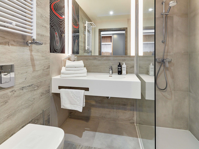 Bathroom 4, ibis Styles Nowy Targ, Nowy Targ