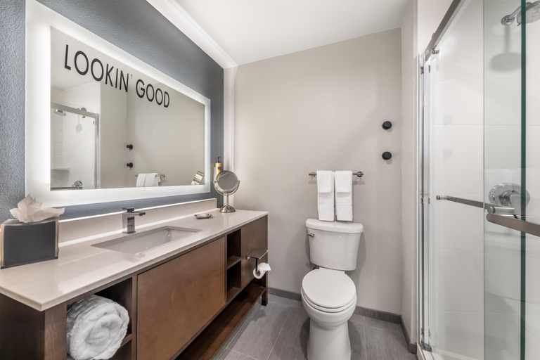 Bathroom 4, Best Western Plus Rialto, San Bernardino