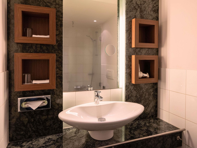 Bathroom 5, Mövenpick Hotel Münster, Münster