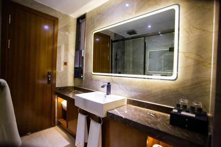 Bathroom 4, Jingan Haoting Hotel, Lincang