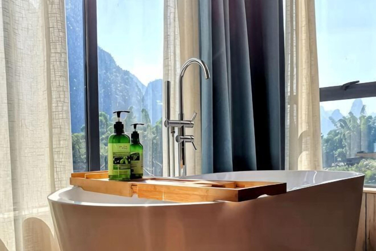 Bathroom, Melody Inn (Yangshuo Xingping), Guilin
