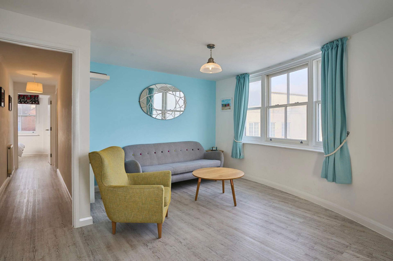 Room 5, Host Stay Beachside Gallery, Dorset