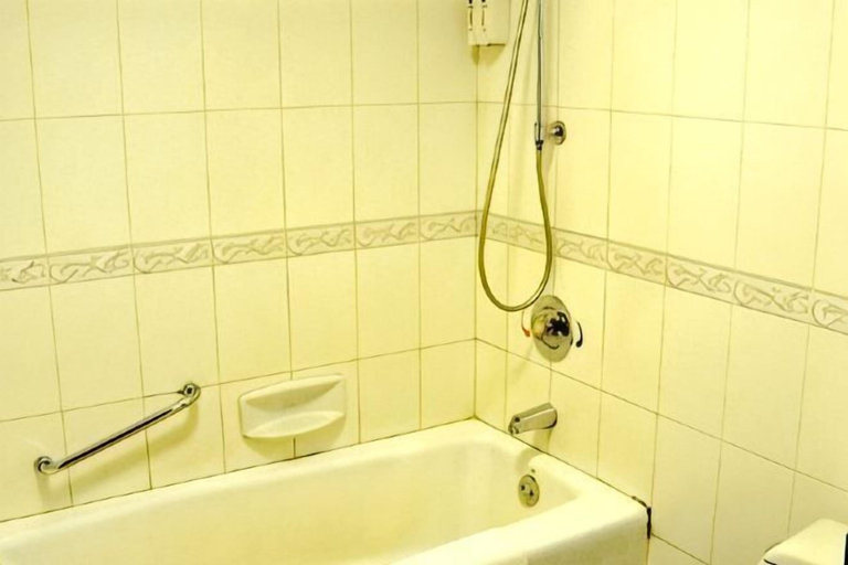 Bathroom 3, Tieshan Hotel, Wuhu