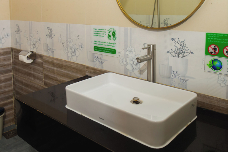 Bathroom 4, The Rice Hotel & Tour - 40 Bui Vien No 9, District 1