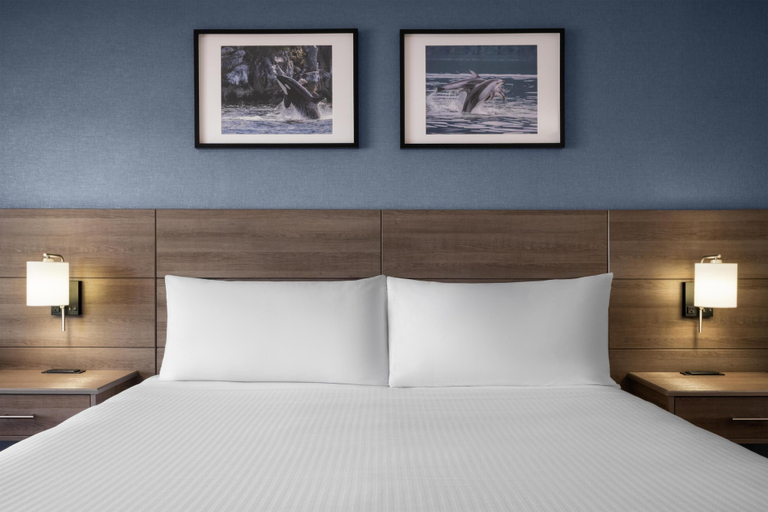 Bedroom 4, Anchor Inn & Suites, BW Signature Collection, Comox-Strathcona