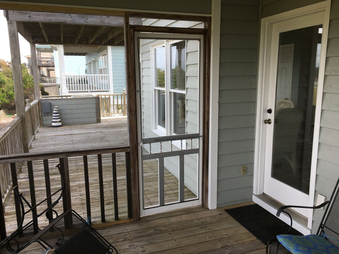 Terrace/patio, Tailslide Inn 4 Bedroom Home by RedAwning, Brunswick