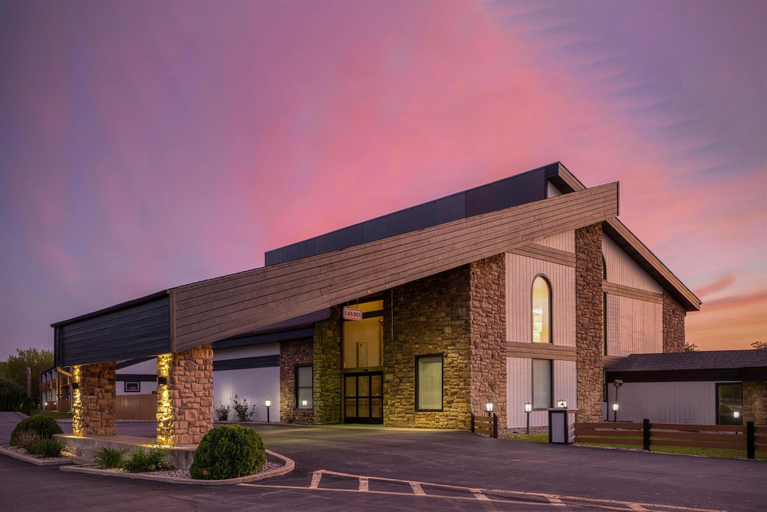Exterior & Views 2, Best Western Indian Oak, Porter