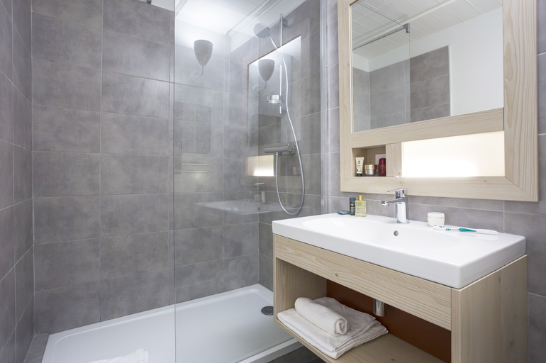 Bathroom 5, Hôtel Club MMV Le Flaine, Haute-Savoie