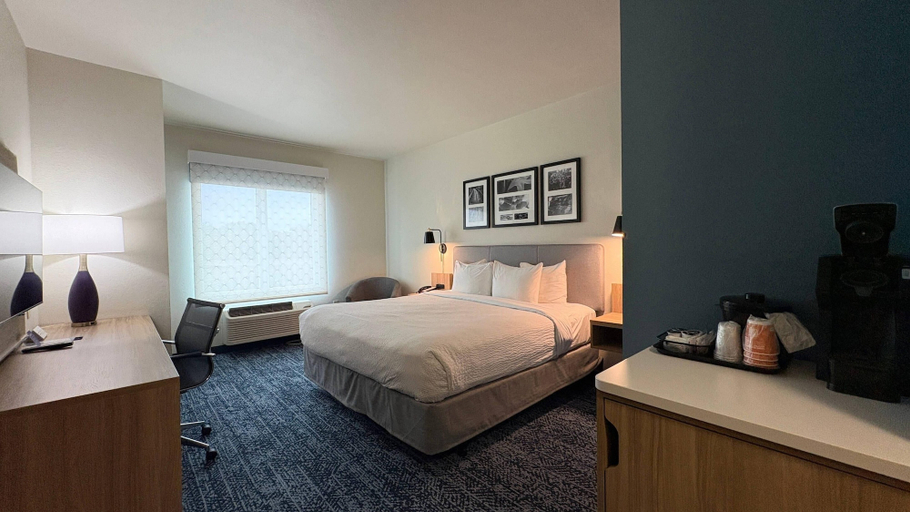 Bedroom 3, Sleep Inn & Suites Fort Scott, Bourbon