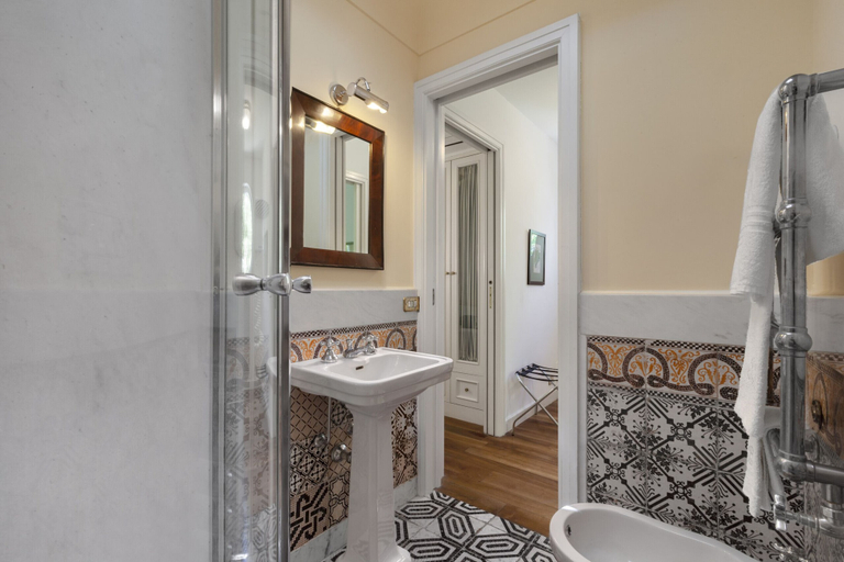 Bathroom 3, Estate4home - Villa Le Camelie, Napoli