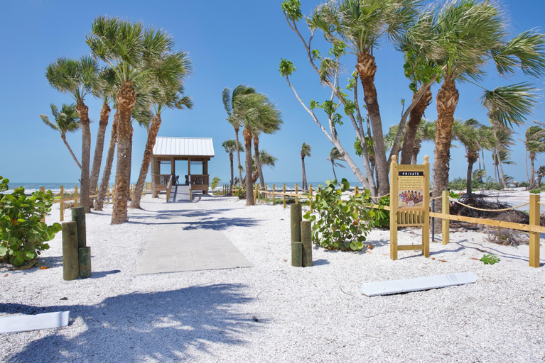 Exterior & Views 2, Beach Paradise Getaway, Lee