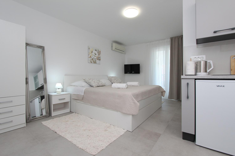 Bedroom 2, Room and Studios Sole, Rovinj
