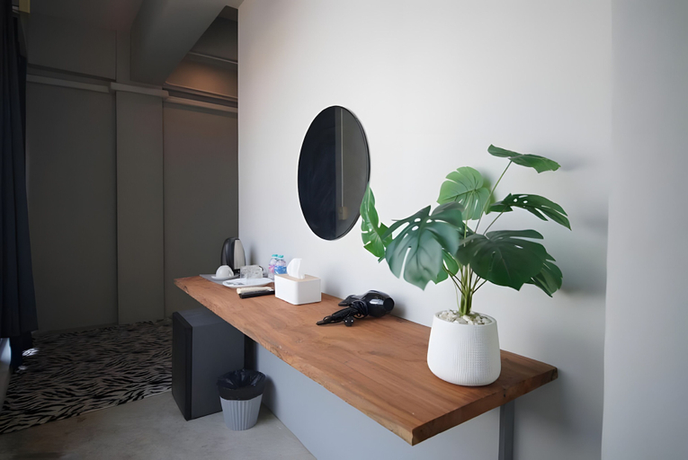 Bathroom 5, The Character Yaowarat, Samphantawong